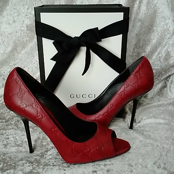 Gucci Heels - Picture 2 of 7